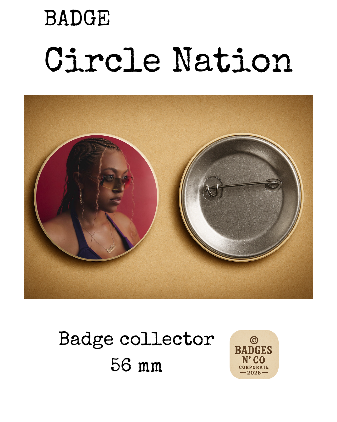 🌺 Mahalia – badge 56 mm : La soul moderne gravée dans la douceur et la force 🎤
